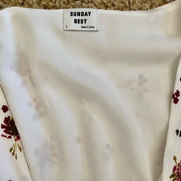 Aritzia Sunday Best White Floral Crop Top with Tie Front - Picture 5 of 7